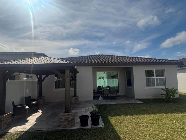 8010 NW Greenbank Circle, Port St Lucie, FL 34987