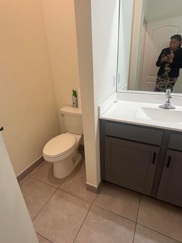 8010 NW Greenbank Circle, Port St Lucie, FL 34987