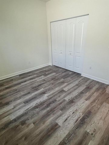 8010 NW Greenbank Circle, Port St Lucie, FL 34987