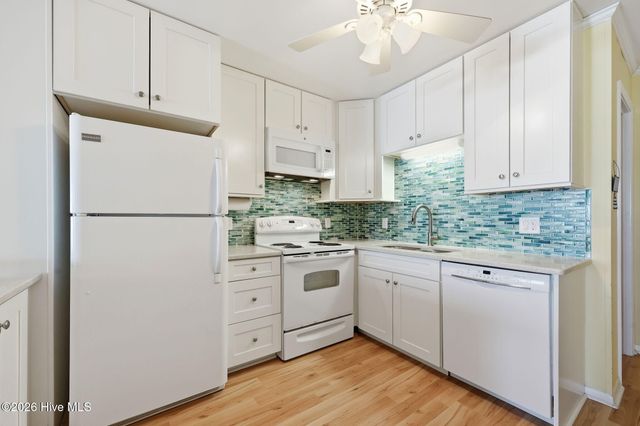 301 E Commerce Way Road Sea Spray 358, Atlantic Beach, NC 28512
