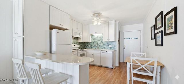 301 E Commerce Way Road Sea Spray 358, Atlantic Beach, NC 28512