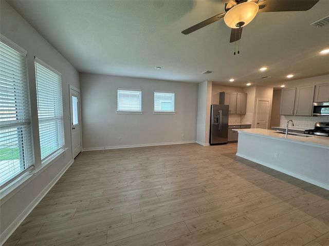 101 Hereford LOOP, Hutto, TX 78634