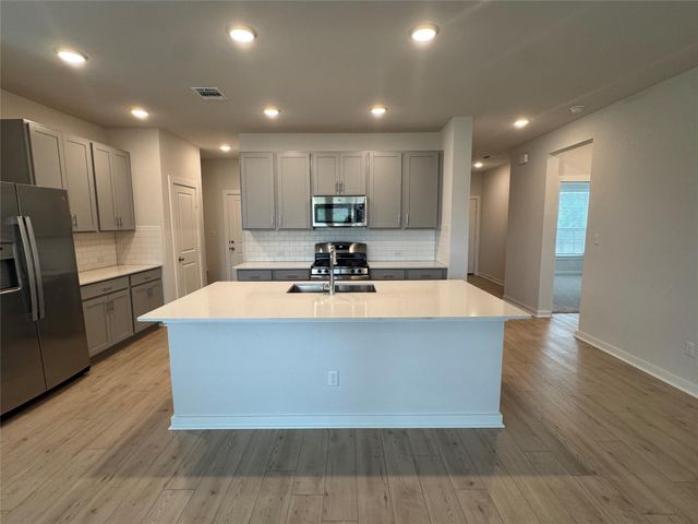 101 Hereford LOOP, Hutto, TX 78634