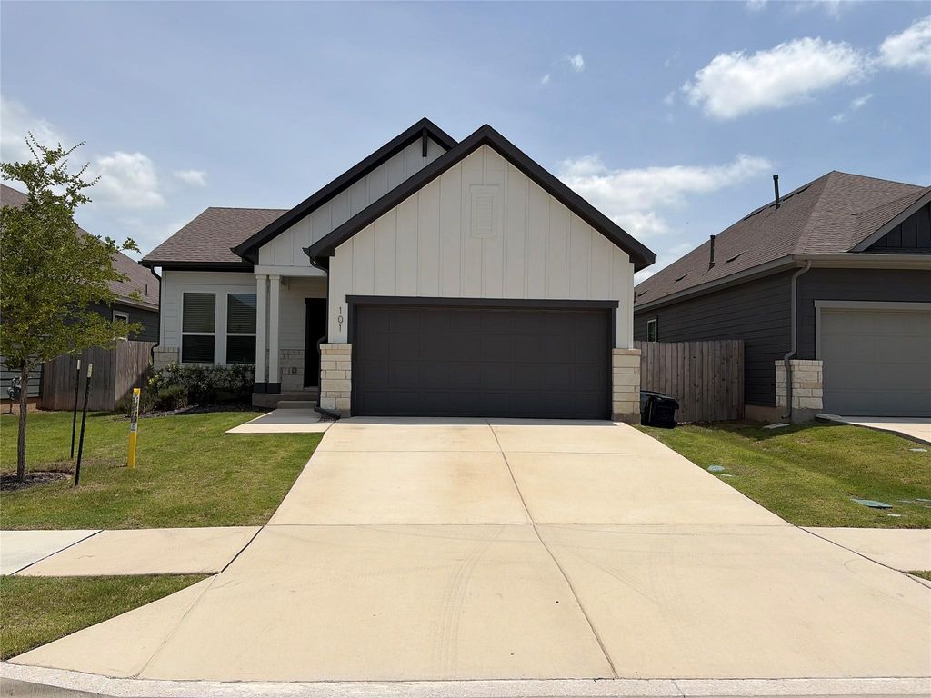 101 Hereford LOOP, Hutto, TX 78634
