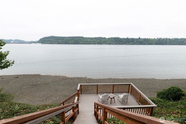 211 E Shoreline Lane, Shelton, WA 98584