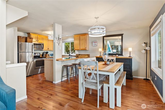 211 E Shoreline Lane, Shelton, WA 98584