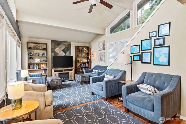 211 E Shoreline Lane, Shelton, WA 98584