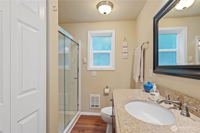 211 E Shoreline Lane, Shelton, WA 98584