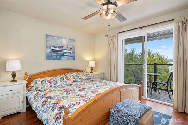 211 E Shoreline Lane, Shelton, WA 98584