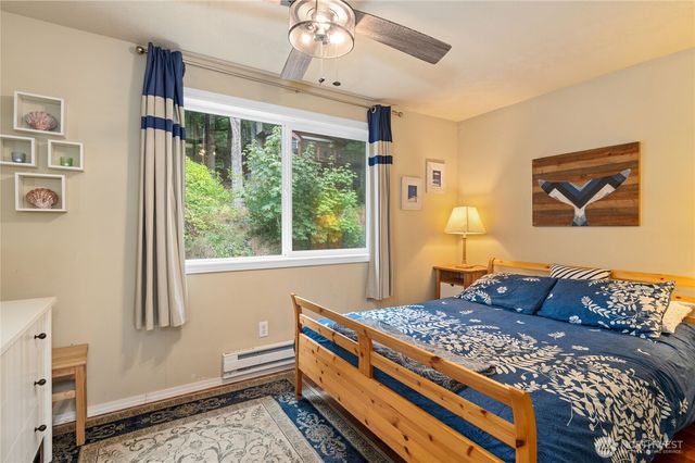 211 E Shoreline Lane, Shelton, WA 98584