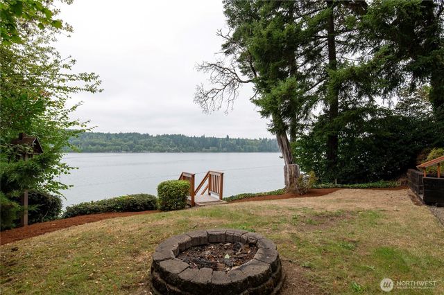 211 E Shoreline Lane, Shelton, WA 98584
