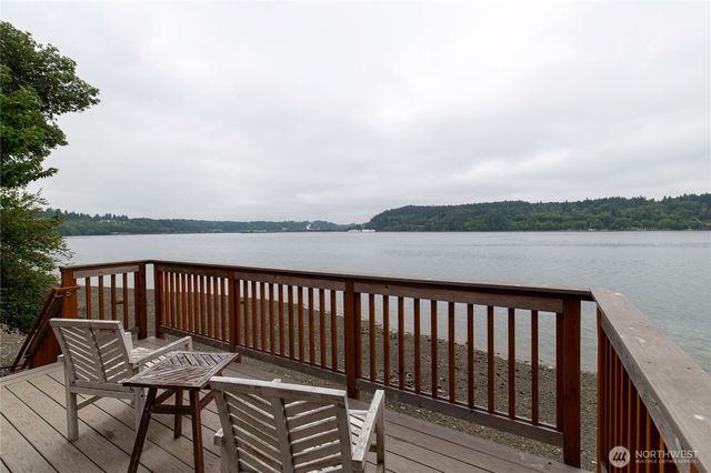 211 E Shoreline Lane, Shelton, WA 98584