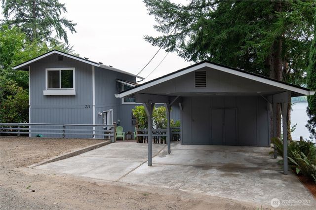 211 E Shoreline Lane, Shelton, WA 98584
