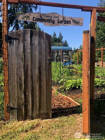 211 E Shoreline Lane, Shelton, WA 98584