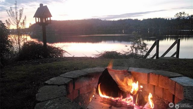 211 E Shoreline Lane, Shelton, WA 98584