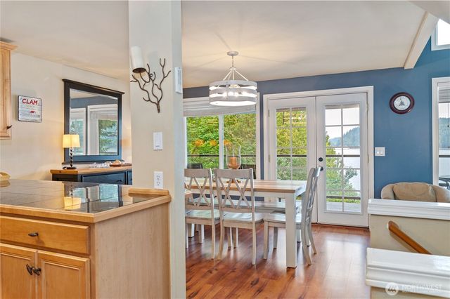 211 E Shoreline Lane, Shelton, WA 98584