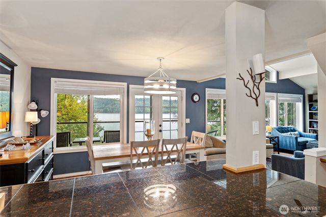 211 E Shoreline Lane, Shelton, WA 98584