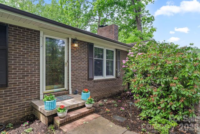 98 Pensacola Avenue, Arden, NC 28704