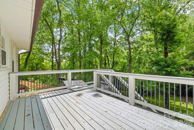 98 Pensacola Avenue, Arden, NC 28704