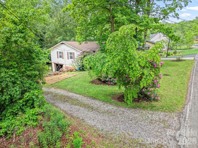 98 Pensacola Avenue, Arden, NC 28704