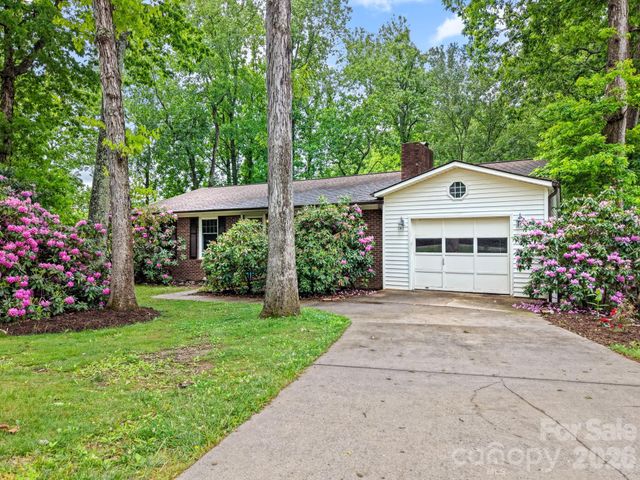 98 Pensacola Avenue, Arden, NC 28704