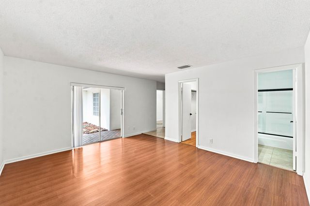 3310 NW 90th Avenue N, Coral Springs, FL 33065