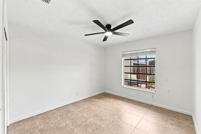 3310 NW 90th Avenue N, Coral Springs, FL 33065