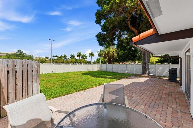 3310 NW 90th Avenue N, Coral Springs, FL 33065
