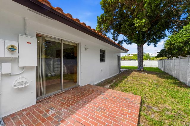 3310 NW 90th Avenue N, Coral Springs, FL 33065