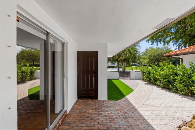 3310 NW 90th Avenue N, Coral Springs, FL 33065