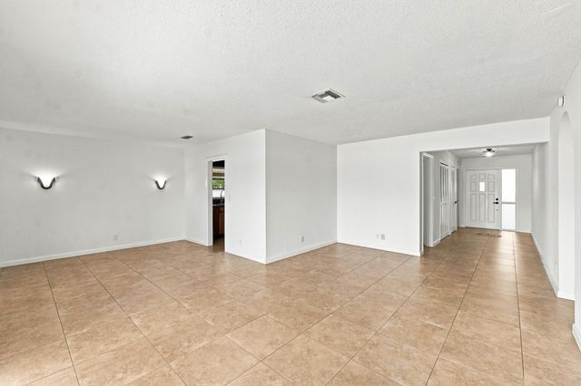 3310 NW 90th Avenue N, Coral Springs, FL 33065
