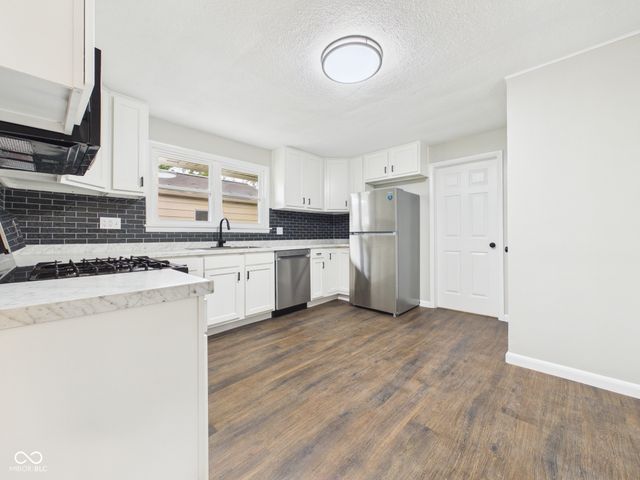 3180 S 200 E, Anderson, IN 46017