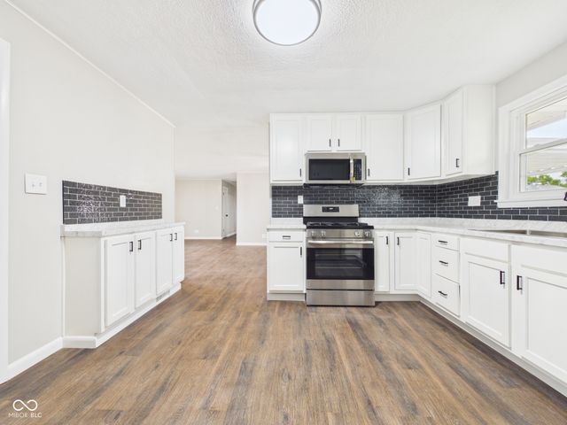 3180 S 200 E, Anderson, IN 46017
