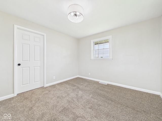 3180 S 200 E, Anderson, IN 46017