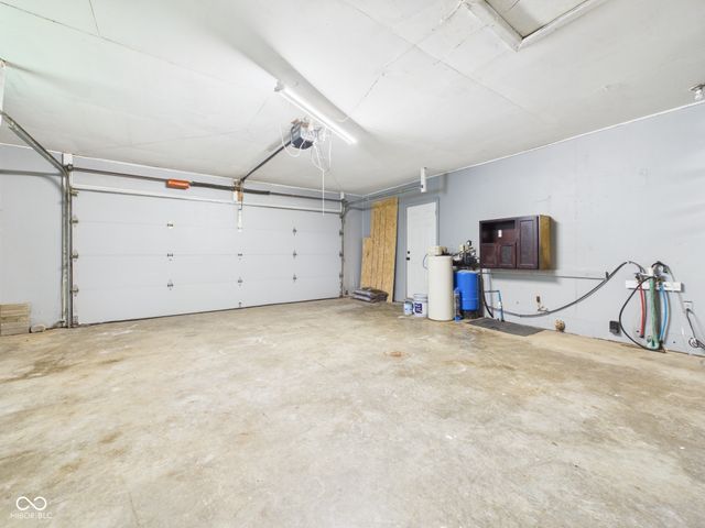 3180 S 200 E, Anderson, IN 46017
