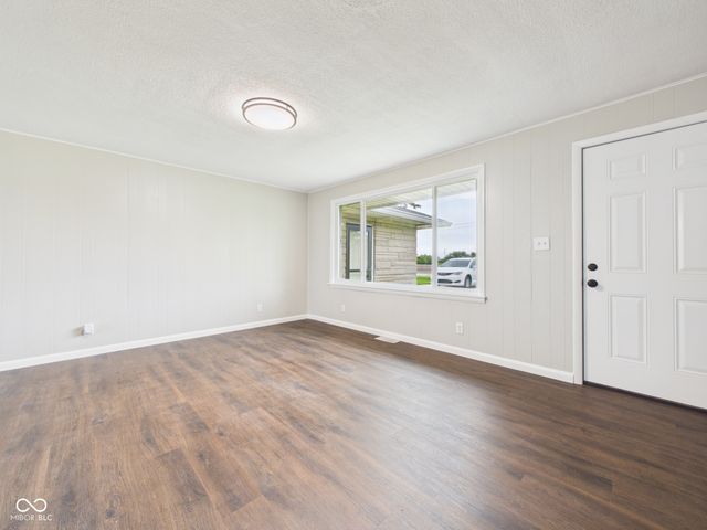 3180 S 200 E, Anderson, IN 46017