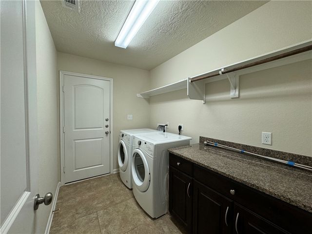 2111 Dumfries Drive, Bryan, TX 77807