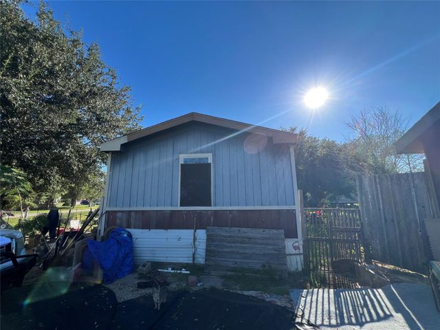 12210 Colston Road, Santa Fe, TX 77510