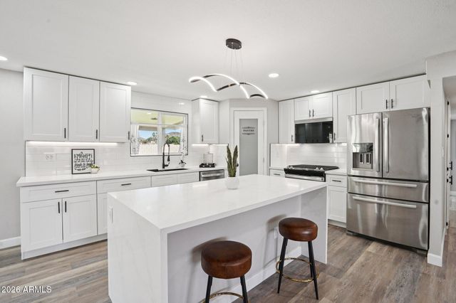 13241 N 15TH Avenue, Phoenix, AZ 85029