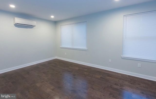 1228 W COLLEGE AVENUE, Philadelphia, PA 19121