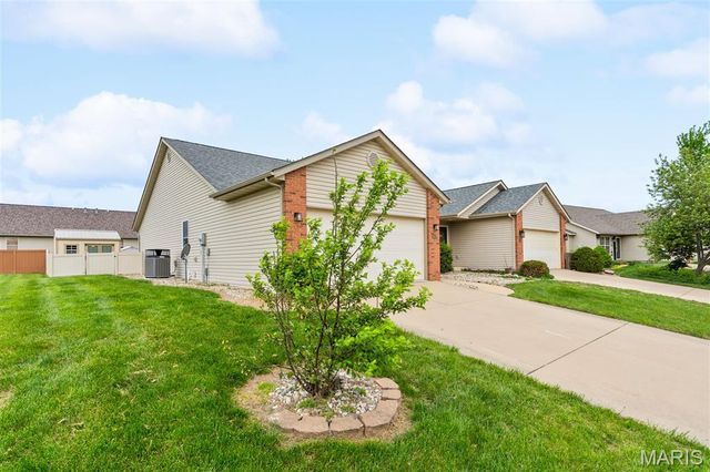 10954 Kentfield Drive, Lebanon, IL 62254