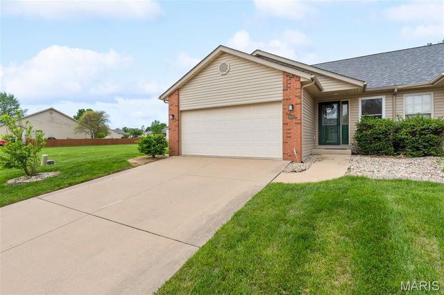 10954 Kentfield Drive, Lebanon, IL 62254