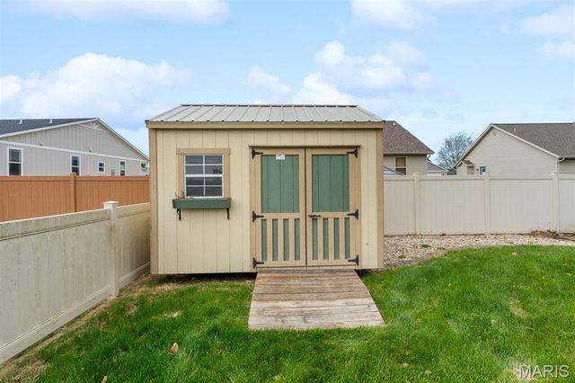 10954 Kentfield Drive, Lebanon, IL 62254