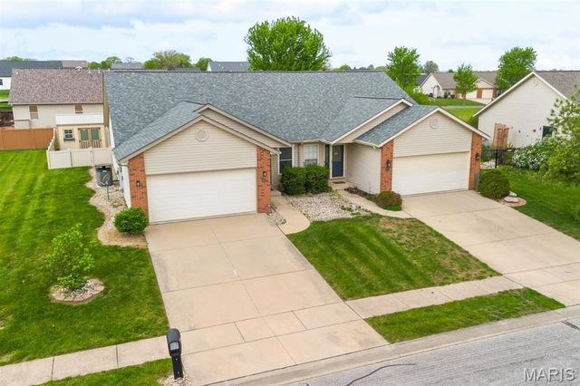10954 Kentfield Drive, Lebanon, IL 62254