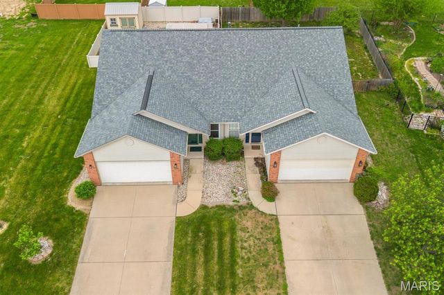 10954 Kentfield Drive, Lebanon, IL 62254