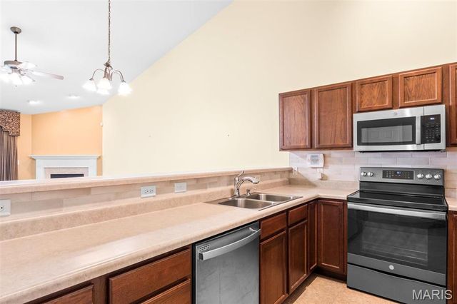10954 Kentfield Drive, Lebanon, IL 62254