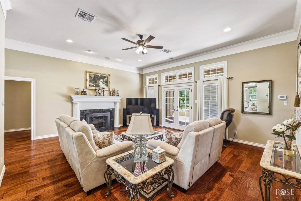 Image 10 of property listing at 1523 Barbara Avenue, San Angelo, TX 76904