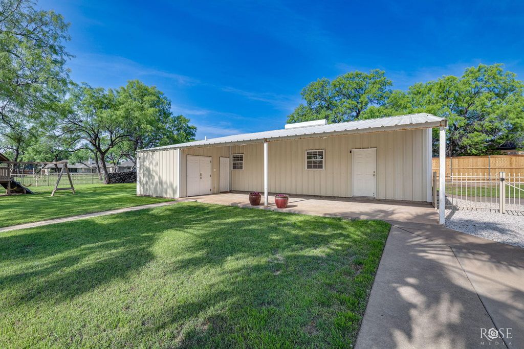 Image 43 of property listing at 1523 Barbara Avenue, San Angelo, TX 76904