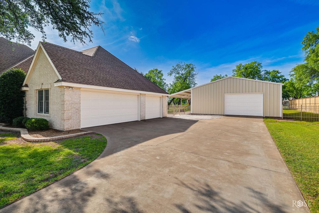 Image 72 of property listing at 1523 Barbara Avenue, San Angelo, TX 76904