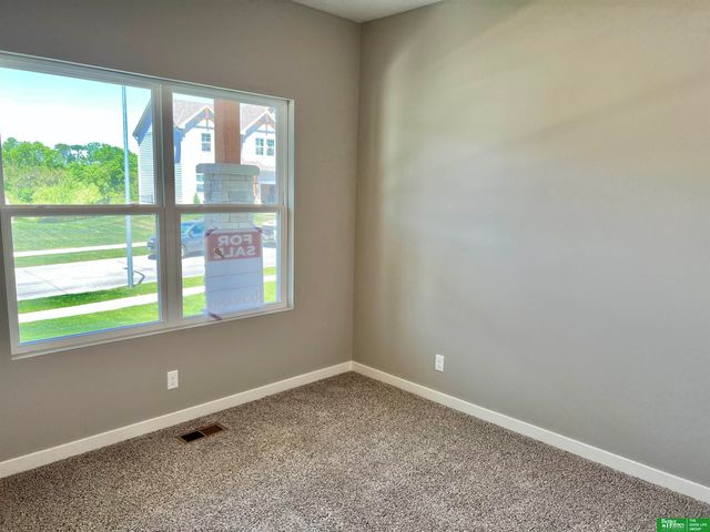 17635 Clay Street, Bennington, NE 68007